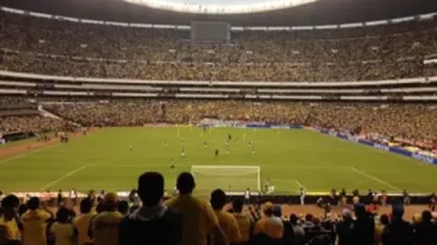 丁俊晖斯诺克玉山公开赛惜败墨菲，16强之旅受阻